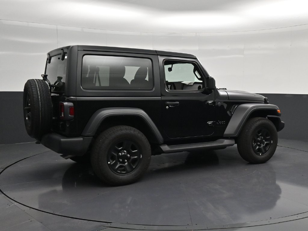 Used 2026 Jeep Wrangler Sport AWD/4WD image 3