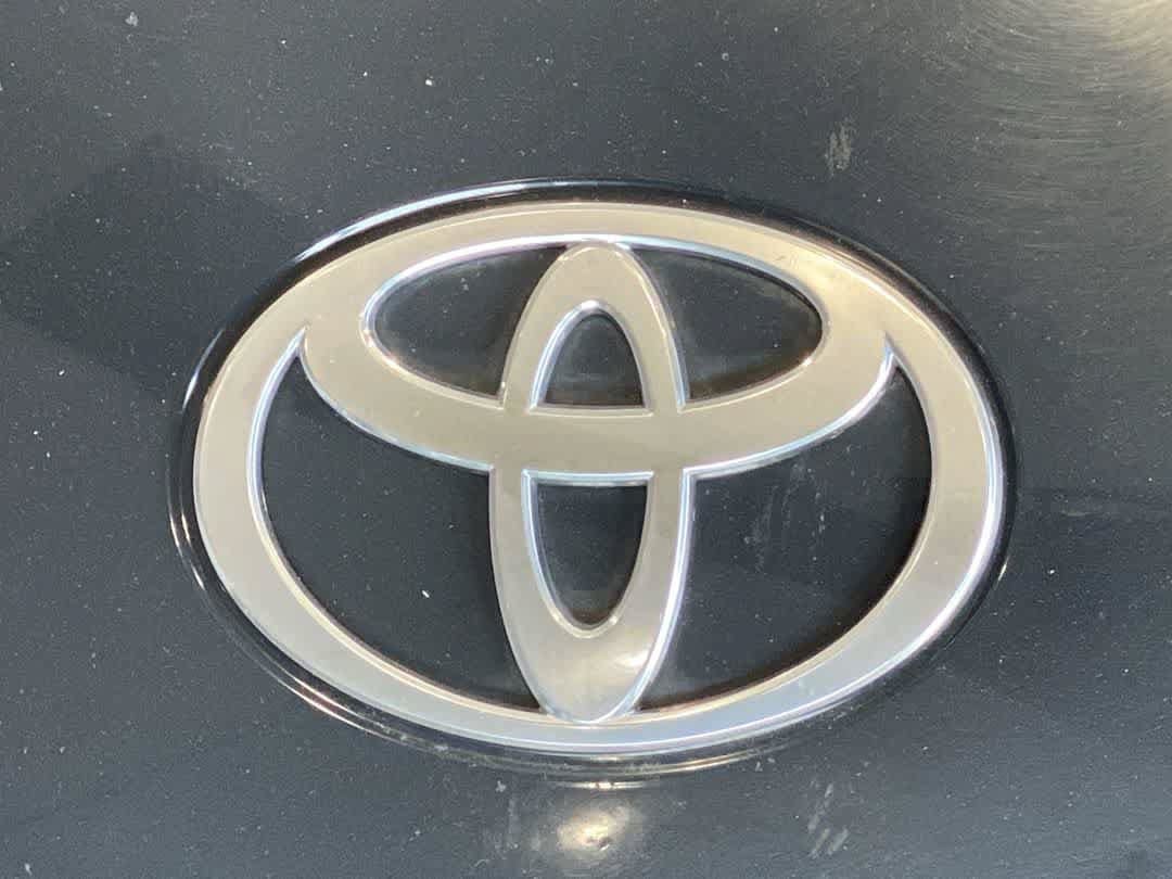 Used 2025 Toyota Camry LE FWD image 10