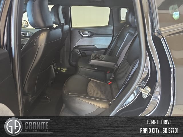 Used 2024 Jeep Compass Latitude AWD/4WD image 25