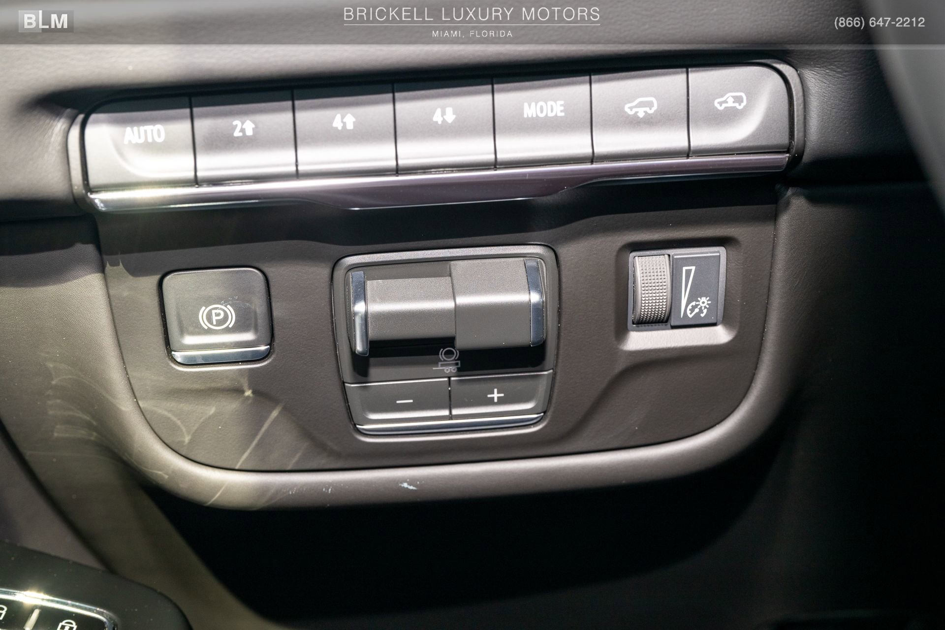 Used 2026 Cadillac Escalade Platinum Sport w/ LPO, ONYX Package AWD/4WD image 30