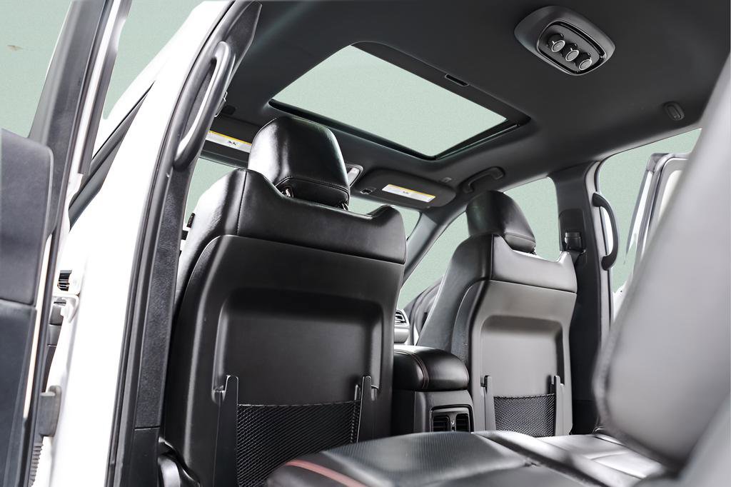 Used 2025 Dodge Durango R/T image 34