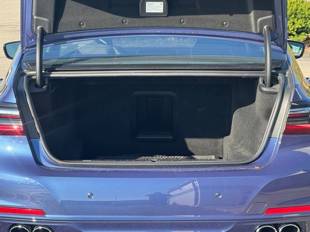 Used 2022 BMW ALPINA B7 xDrive w/ Luxury Rear Seating Package image 29