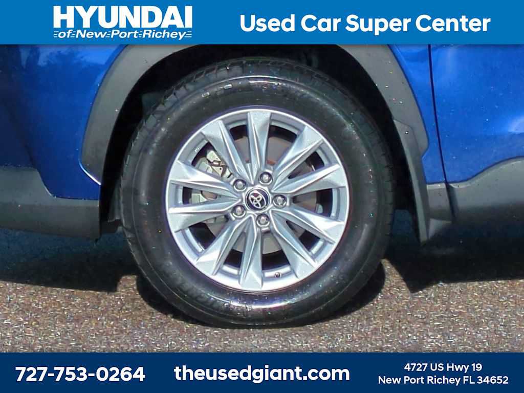 Used 2024 Toyota Corolla Cross LE FWD image 10