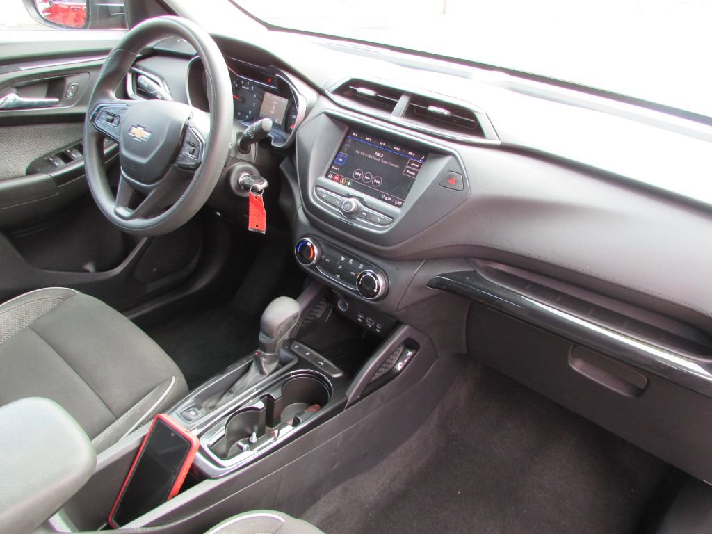 Used 2021 Chevrolet TrailBlazer LS image 19