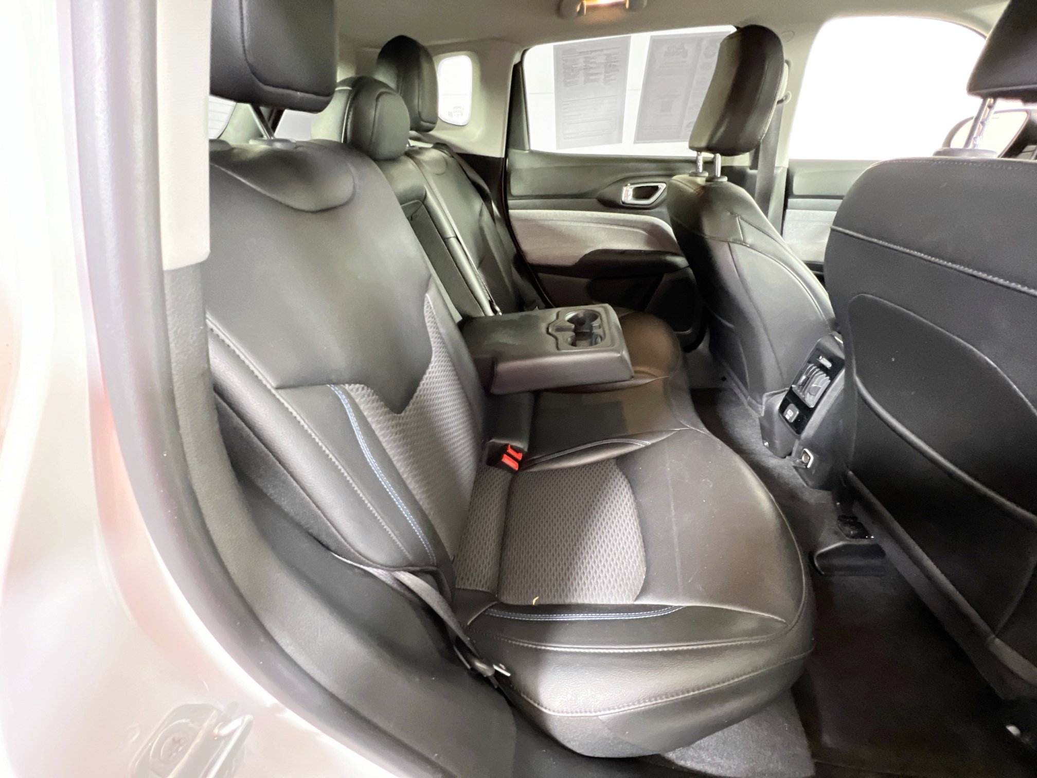 Used 2022 Jeep Compass Latitude image 24