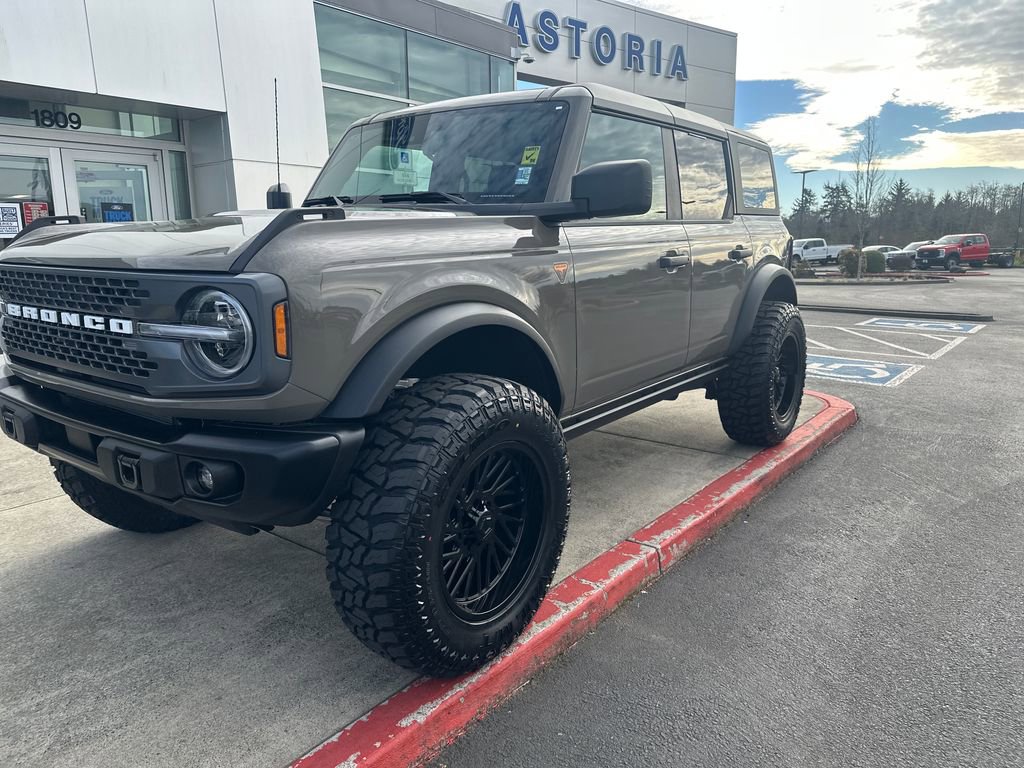 Used 2025 Ford Bronco Badlands AWD/4WD image 8