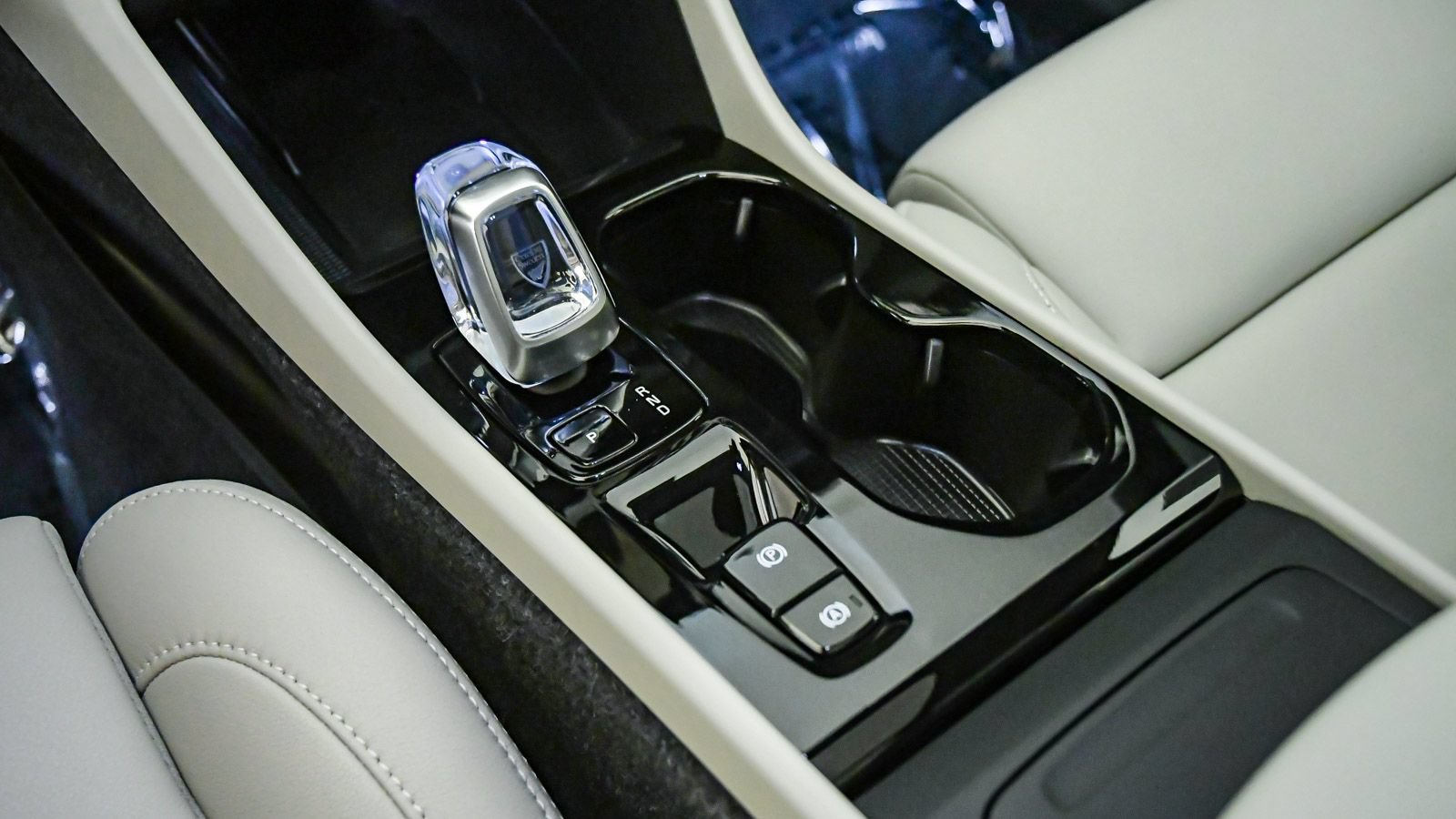 Certified 2026 Volvo XC40 B5 Ultra w/ Climate Package AWD/4WD image 20