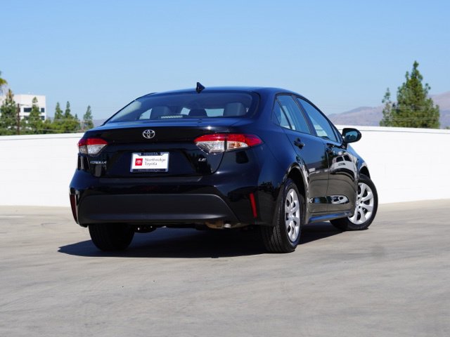 Certified 2025 Toyota Corolla LE FWD image 7