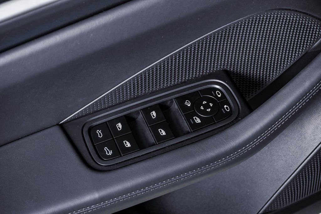 New 2026 Porsche Macan 4 Electric image 26