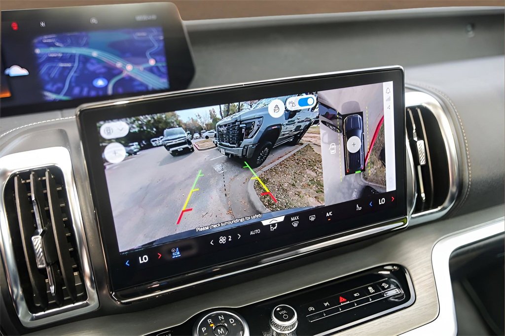 Used 2025 Ford Expedition Max Platinum w/ Driver's Package image 17