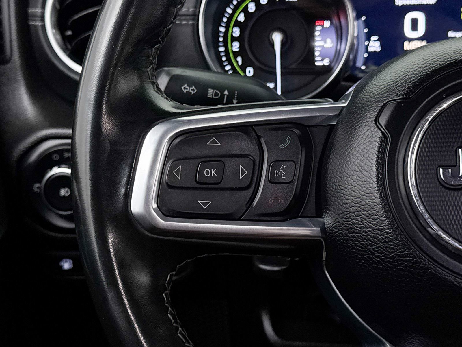 Used 2022 Jeep Wrangler Unlimited Sahara image 32