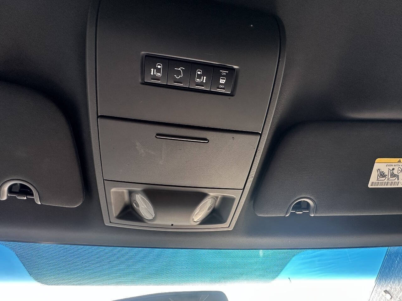 Used 2014 Dodge Grand Caravan SXT w/ Blacktop Package FWD image 13