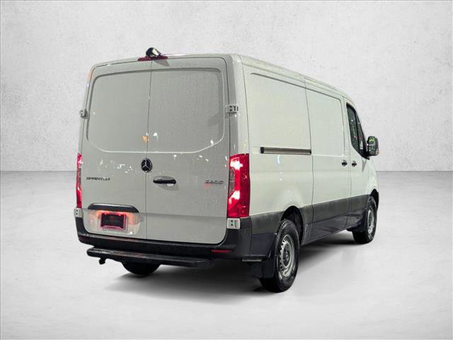 Used 2025 Mercedes-Benz Sprinter 2500 image 5