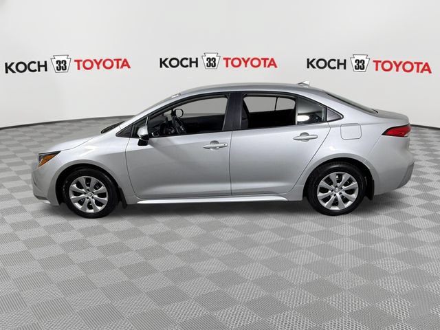 Certified 2025 Toyota Corolla LE FWD image 4