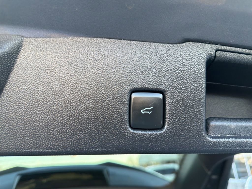Used 2023 Ford Escape ST-Line w/ Tech Pack #1 AWD/4WD image 14