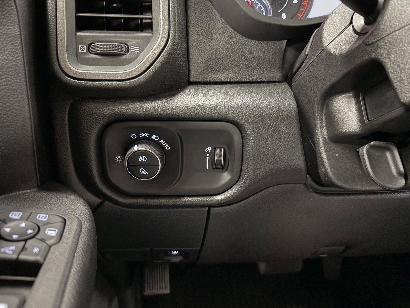 New 2026 RAM 2500 Tradesman AWD/4WD image 15