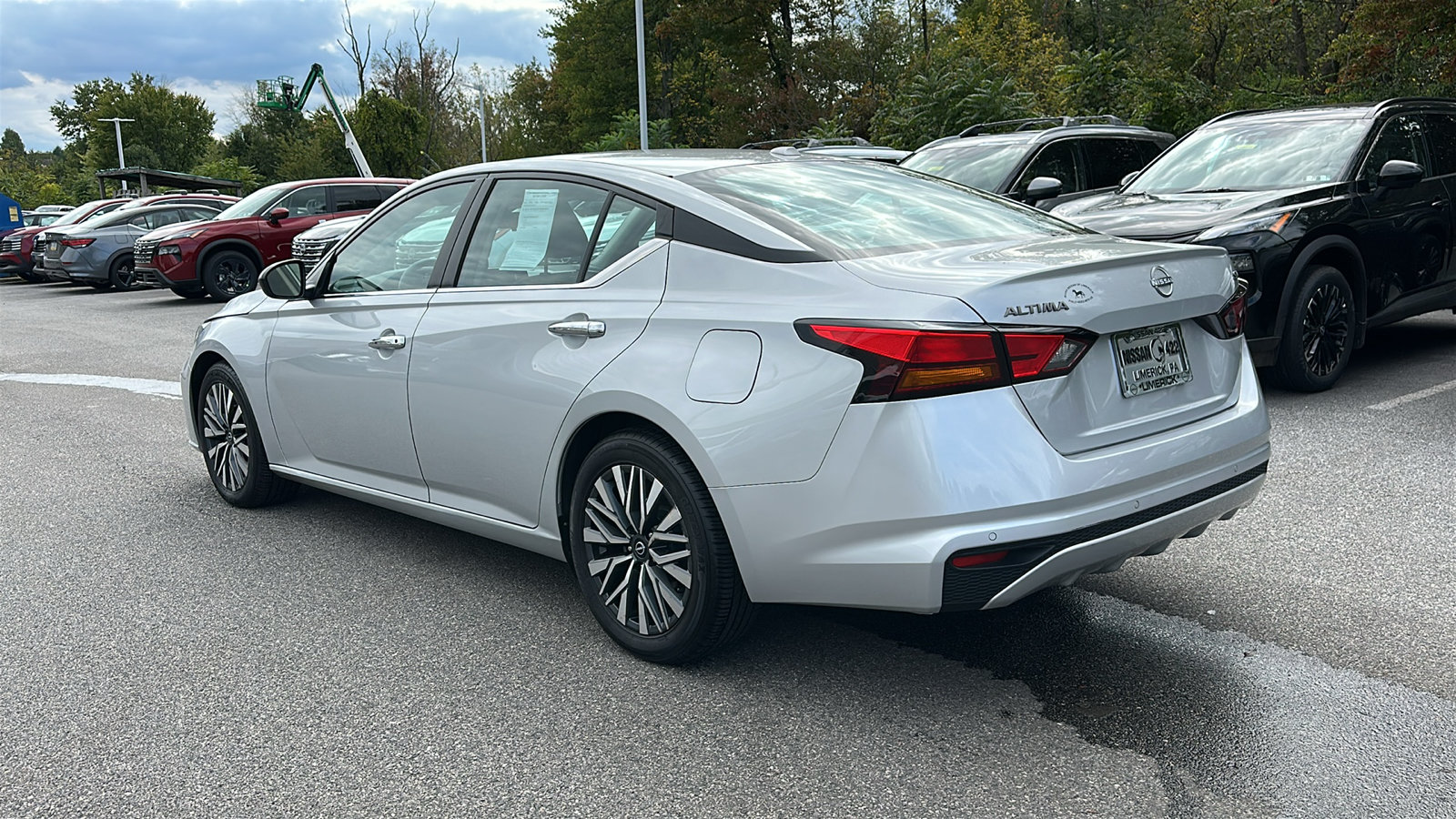 Used 2024 Nissan Altima 2.5 SV FWD image 7