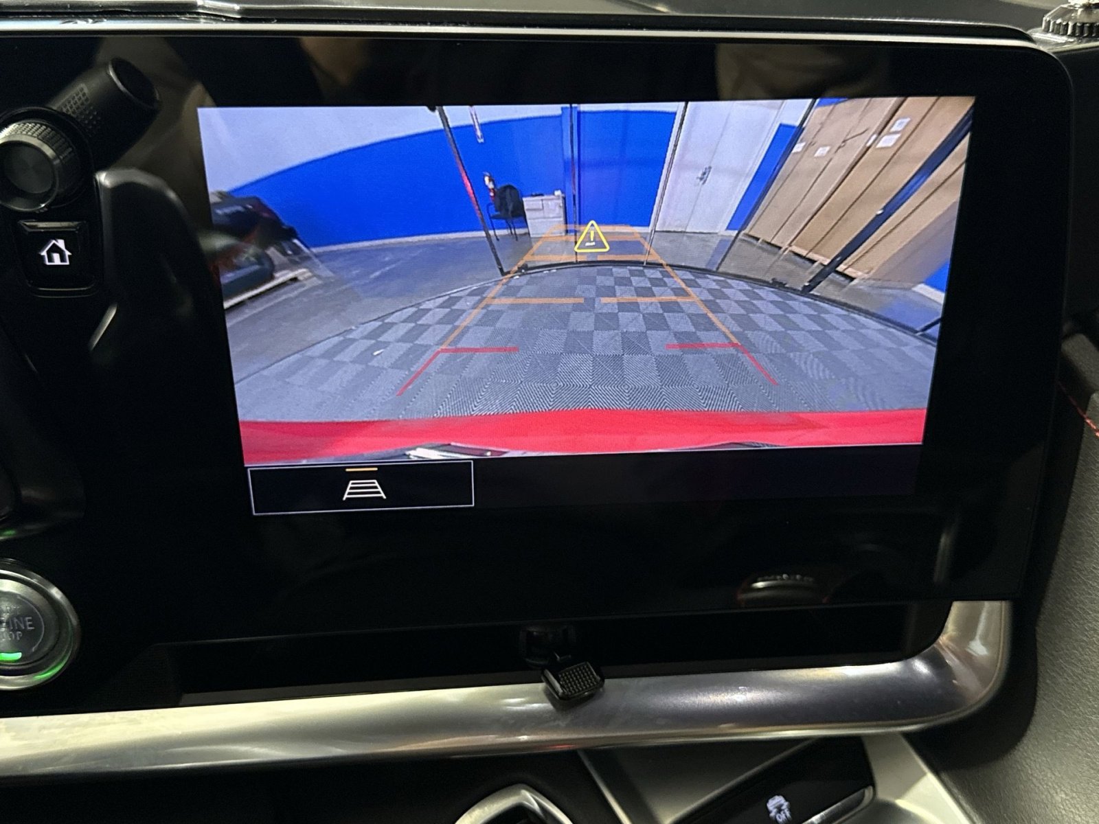 Used 2022 Chevrolet Corvette Stingray Convertible w/ Z51 Performance Package image 27