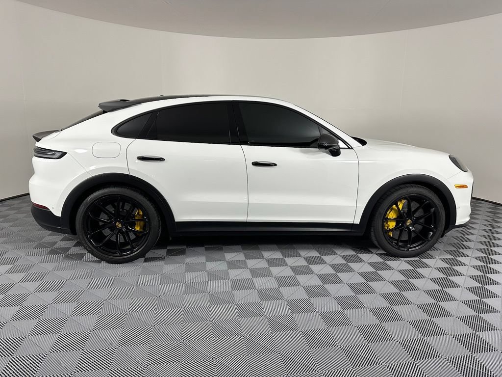 Certified 2024 Porsche Cayenne Turbo GT AWD/4WD image 11