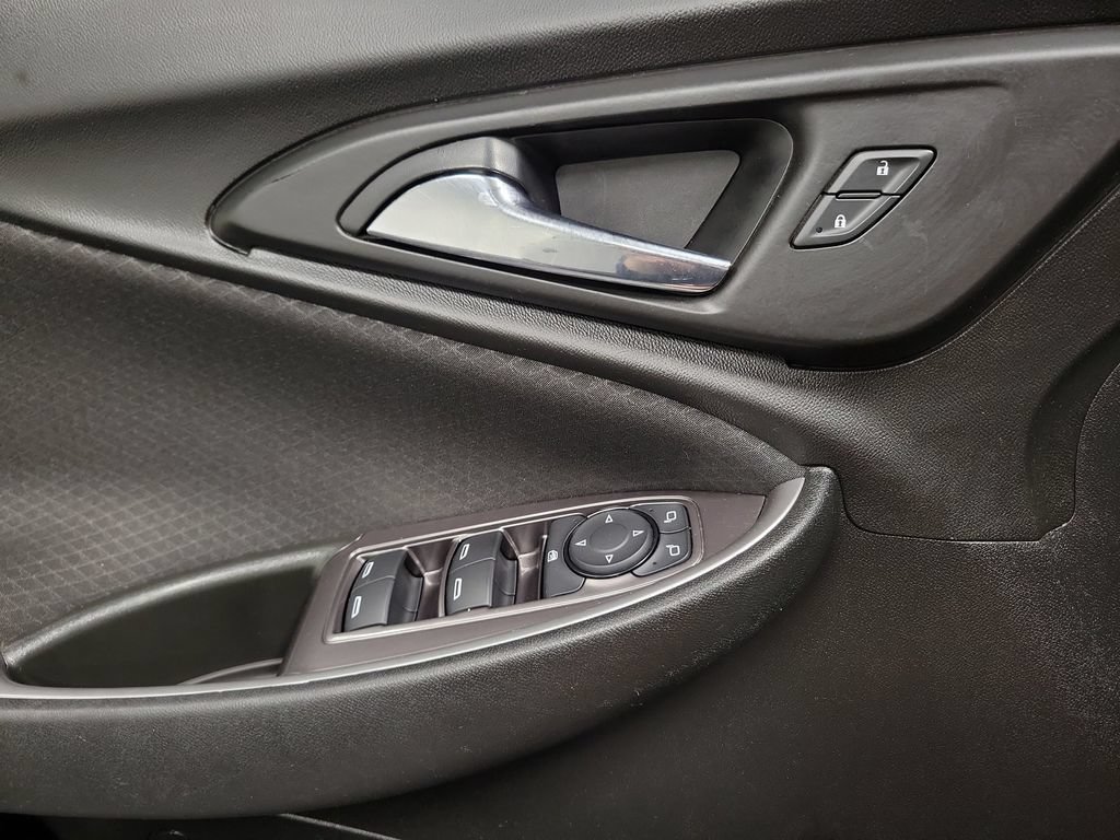 Used 2021 Chevrolet Malibu RS FWD image 26