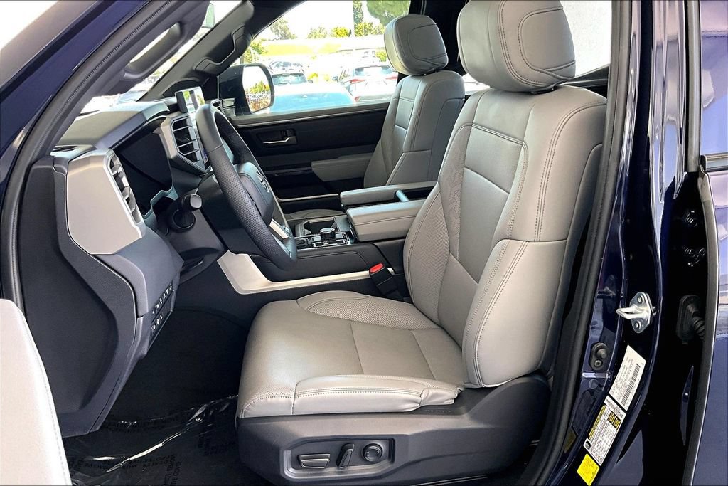 Used 2025 Toyota Tundra Limited AWD/4WD image 22