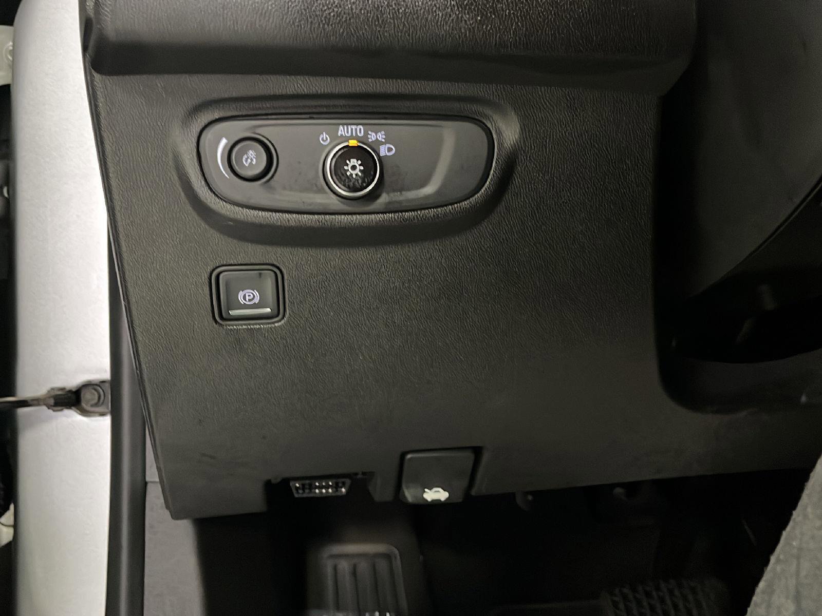 Used 2019 GMC Terrain SLE image 15