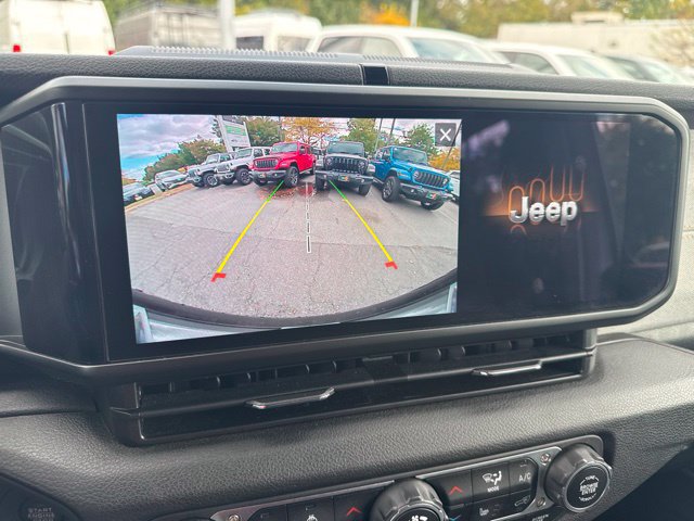 Used 2024 Jeep Wrangler Unlimited w/ Convenience Group AWD/4WD image 15