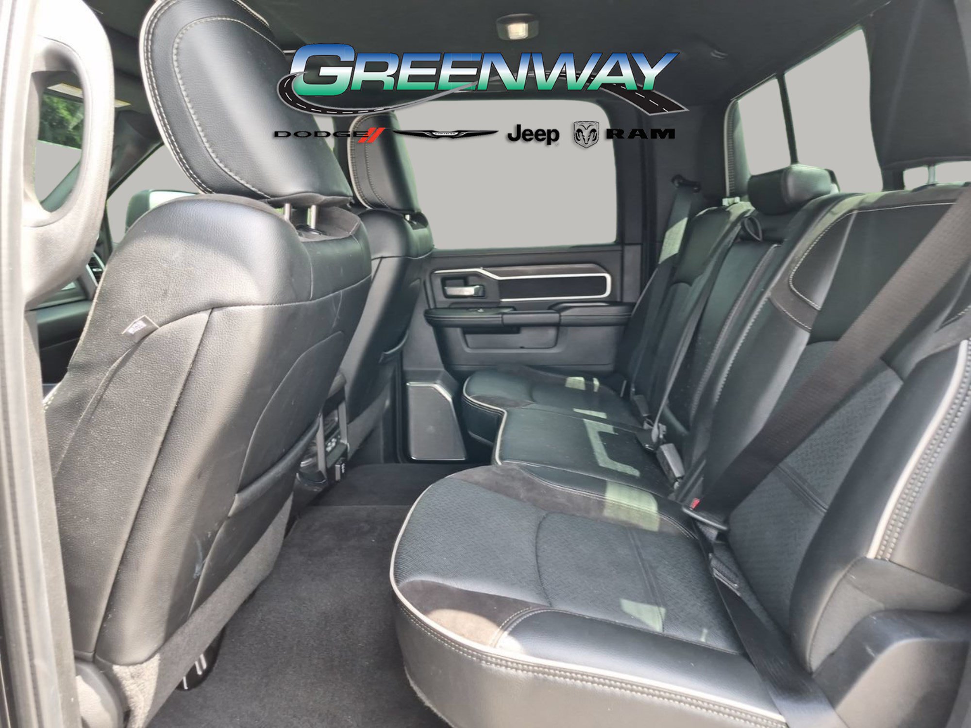Used 2025 RAM 3500 Laramie AWD/4WD image 13