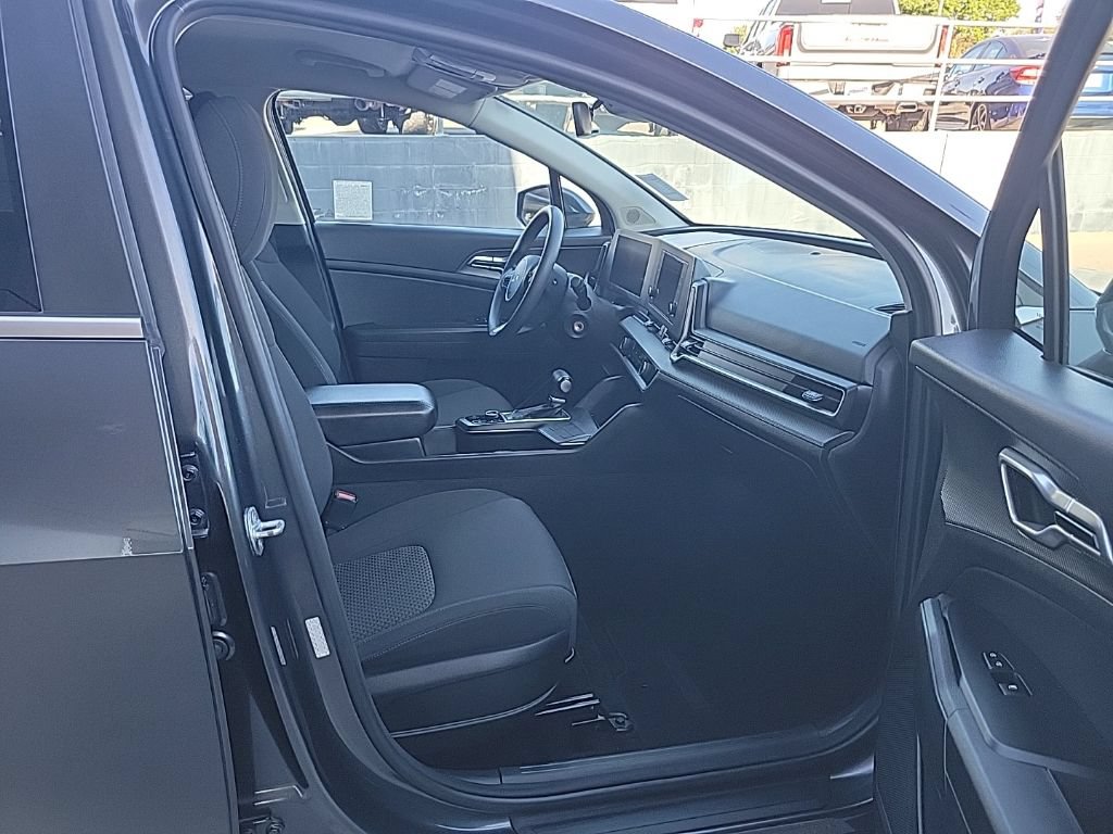 Used 2023 Kia Sportage LX FWD image 15