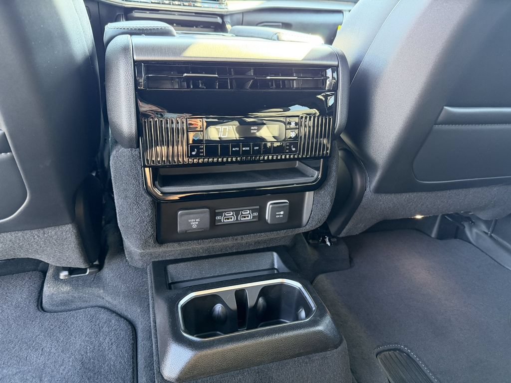 New 2026 Jeep Grand Wagoneer Limited w/ Convenience Group I AWD/4WD image 17