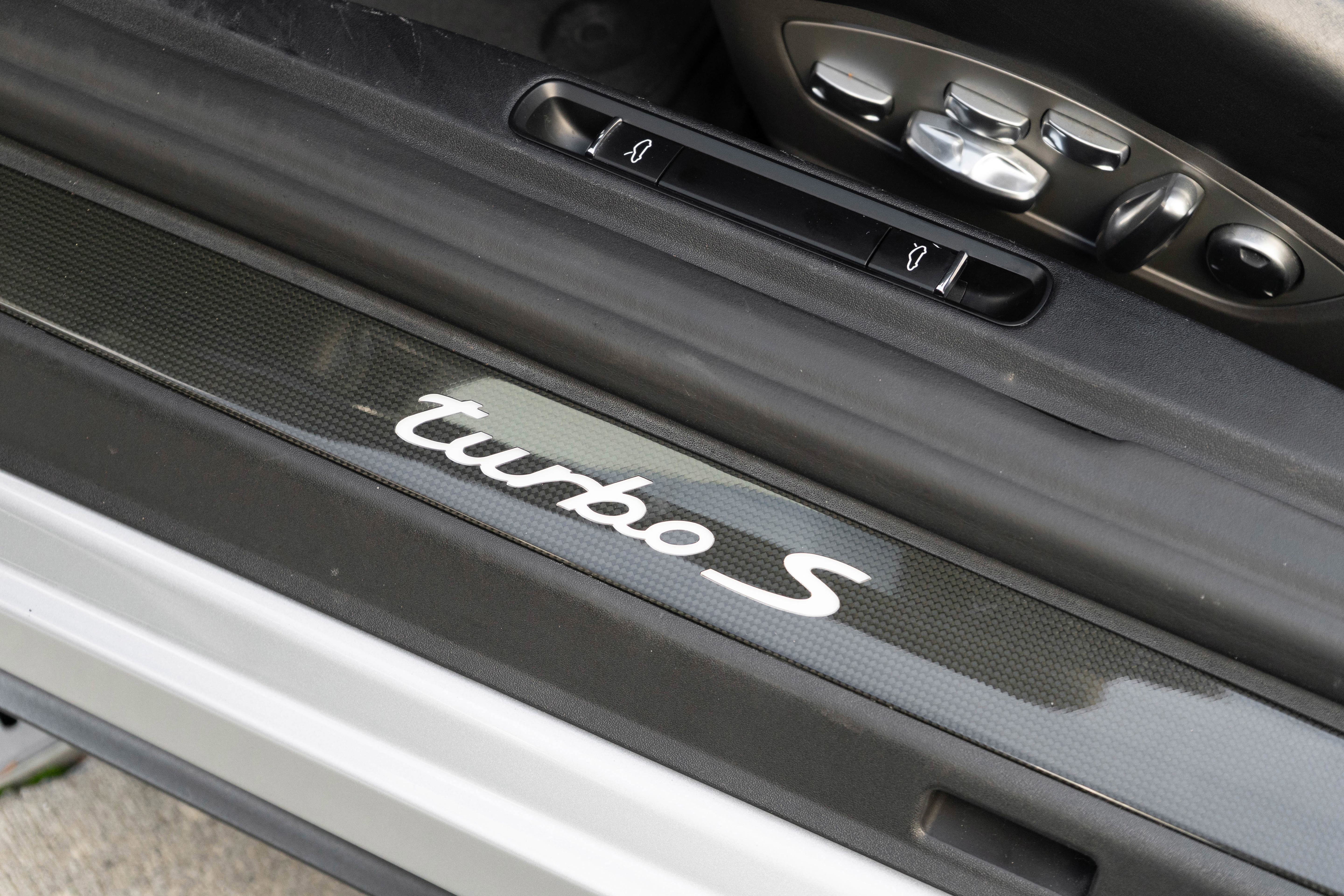 Used 2014 Porsche 911 Turbo S image 13