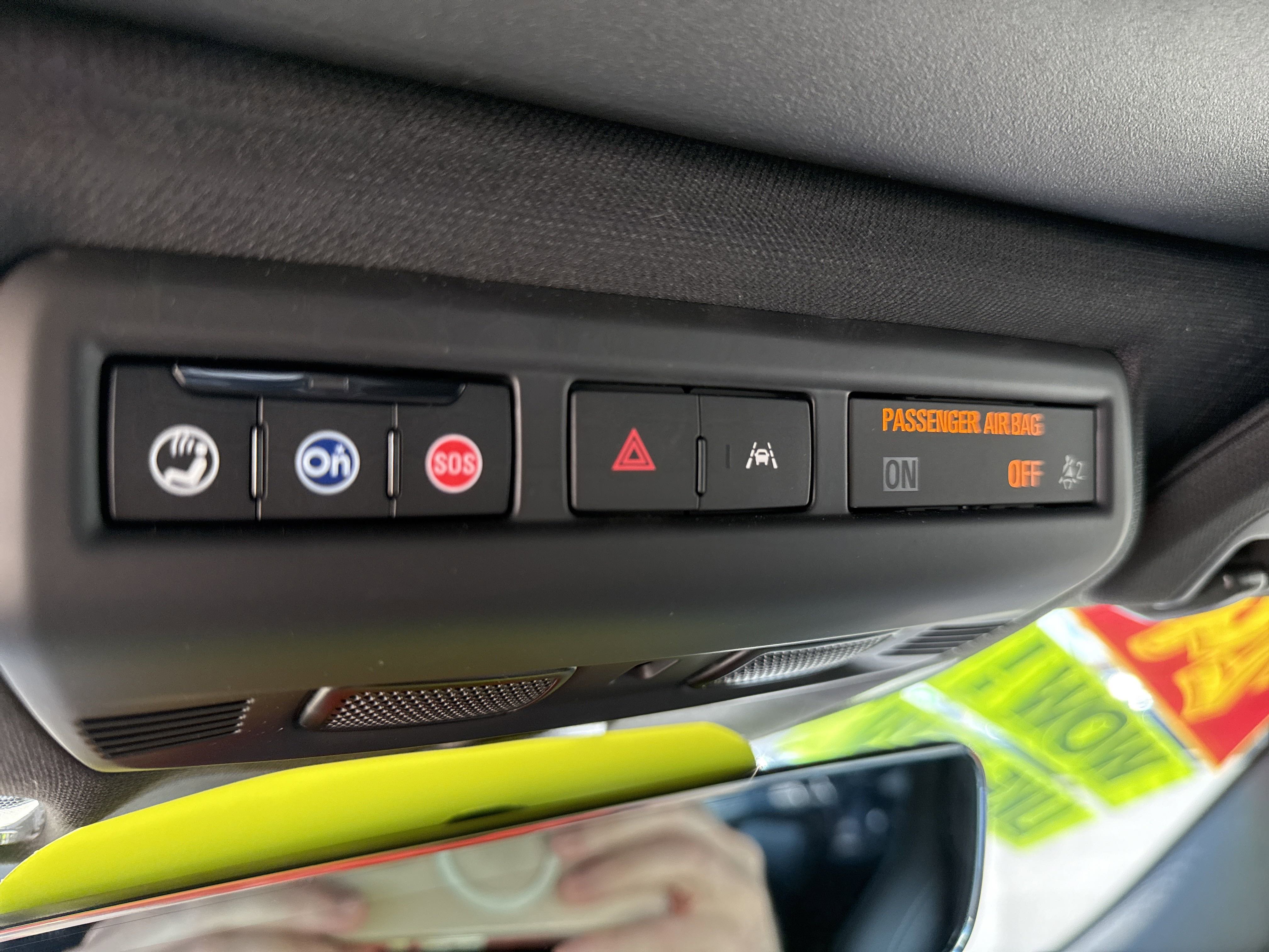 Used 2024 Chevrolet Corvette Stingray Coupe w/ Body-Color Dual Roof Package image 19