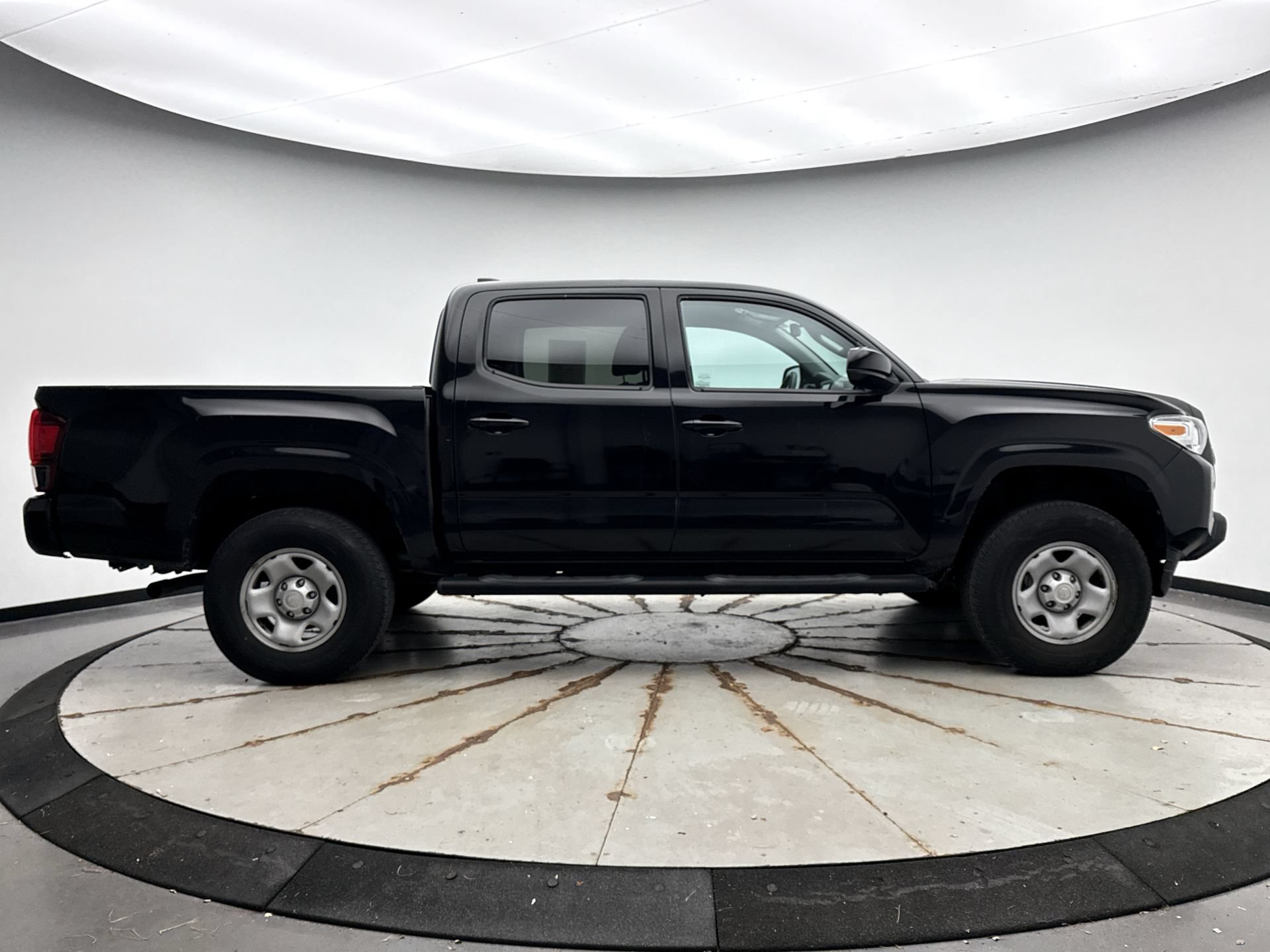 Used 2023 Toyota Tacoma SR AWD/4WD image 6