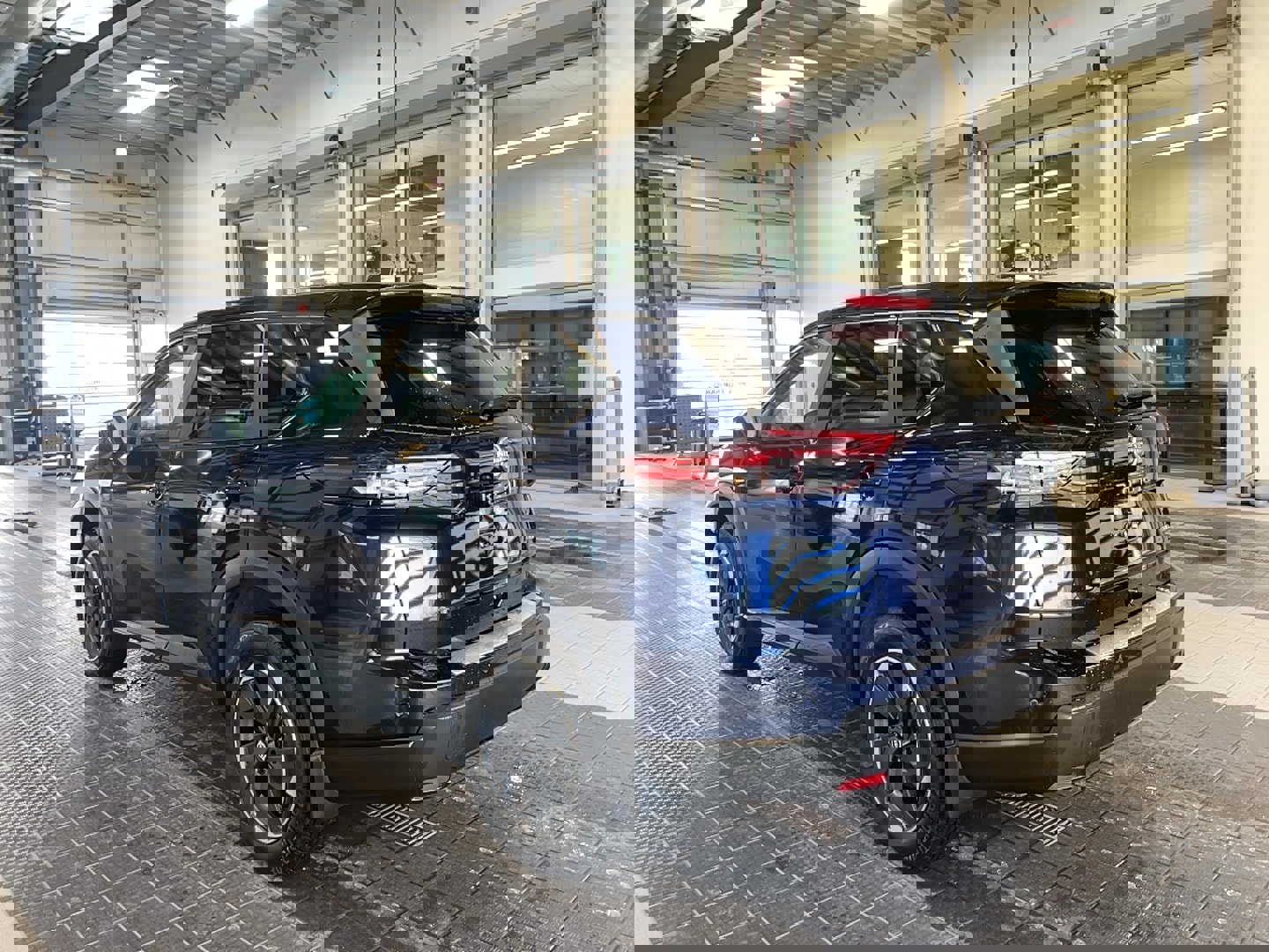 Used 2025 Nissan Rogue SV image 5