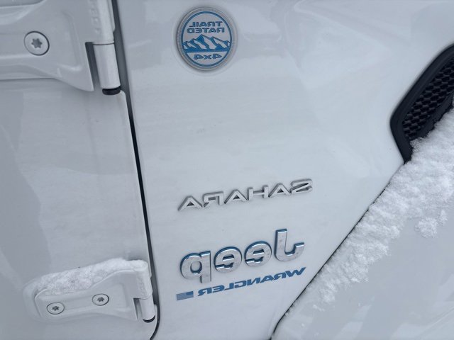 Used 2024 Jeep Wrangler Unlimited Sahara w/ Technology Group image 8