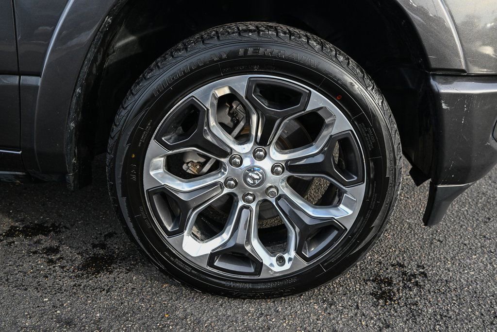 Used 2019 RAM 1500 Limited image 15