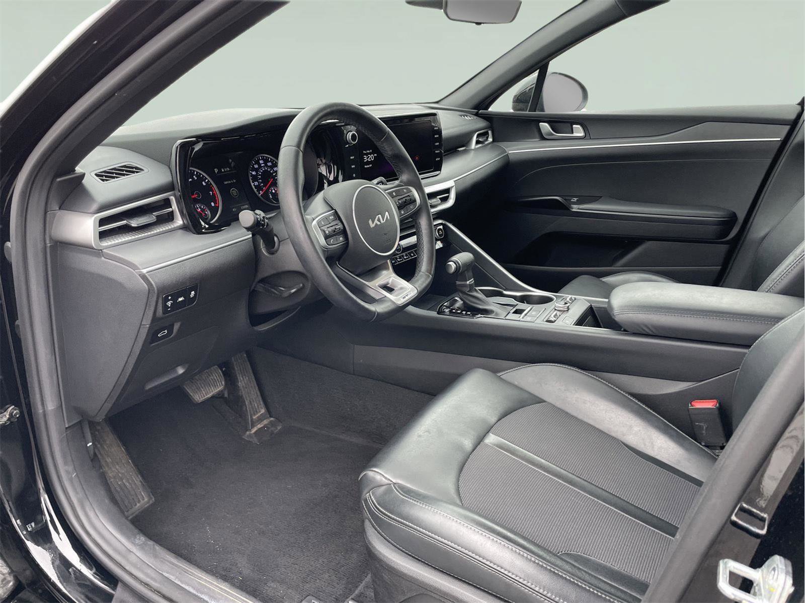 Used 2023 Kia K5 GT-Line image 12