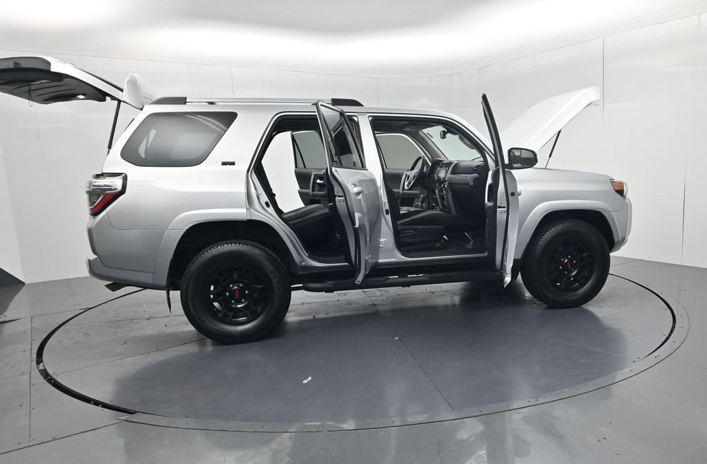 Used 2023 Toyota 4Runner SR5 AWD/4WD image 61