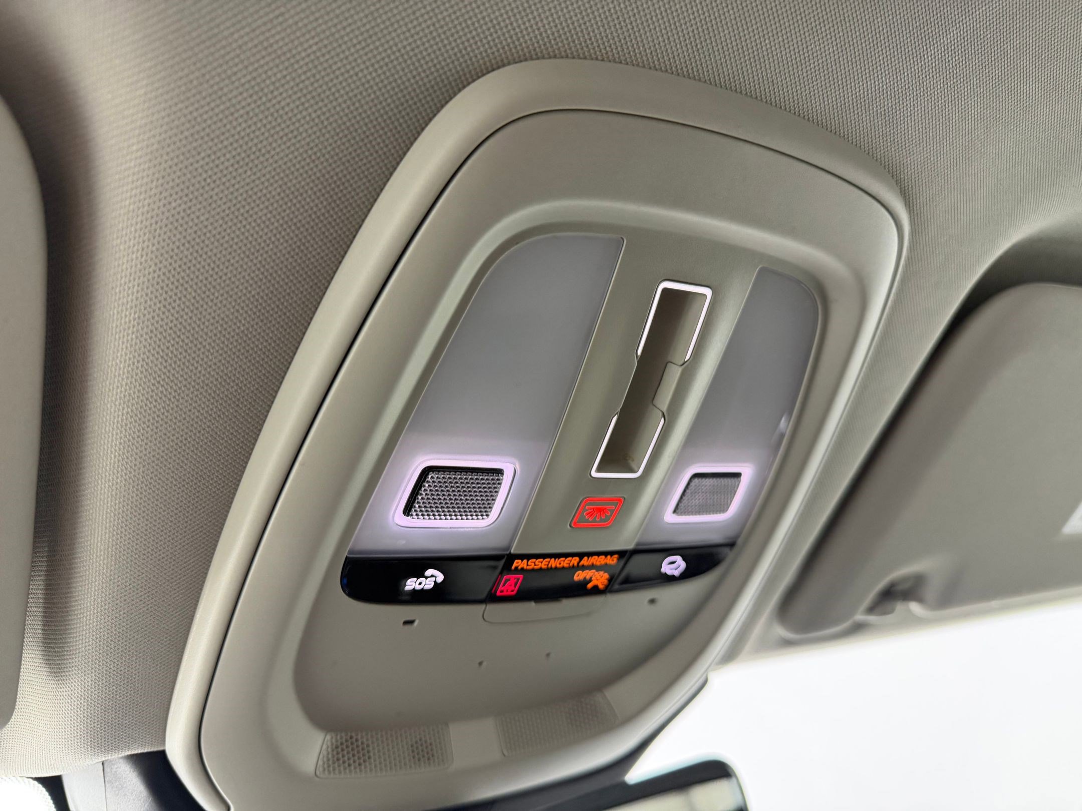 Used 2025 Volvo XC60 B5 Plus image 21