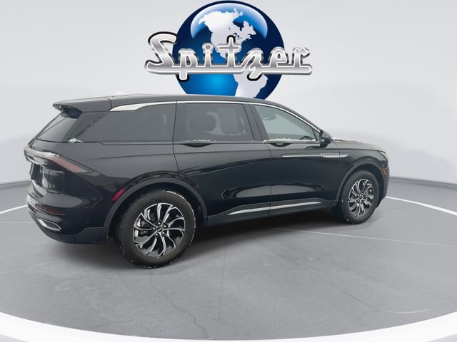 Used 2024 Lincoln Nautilus Premier image 10