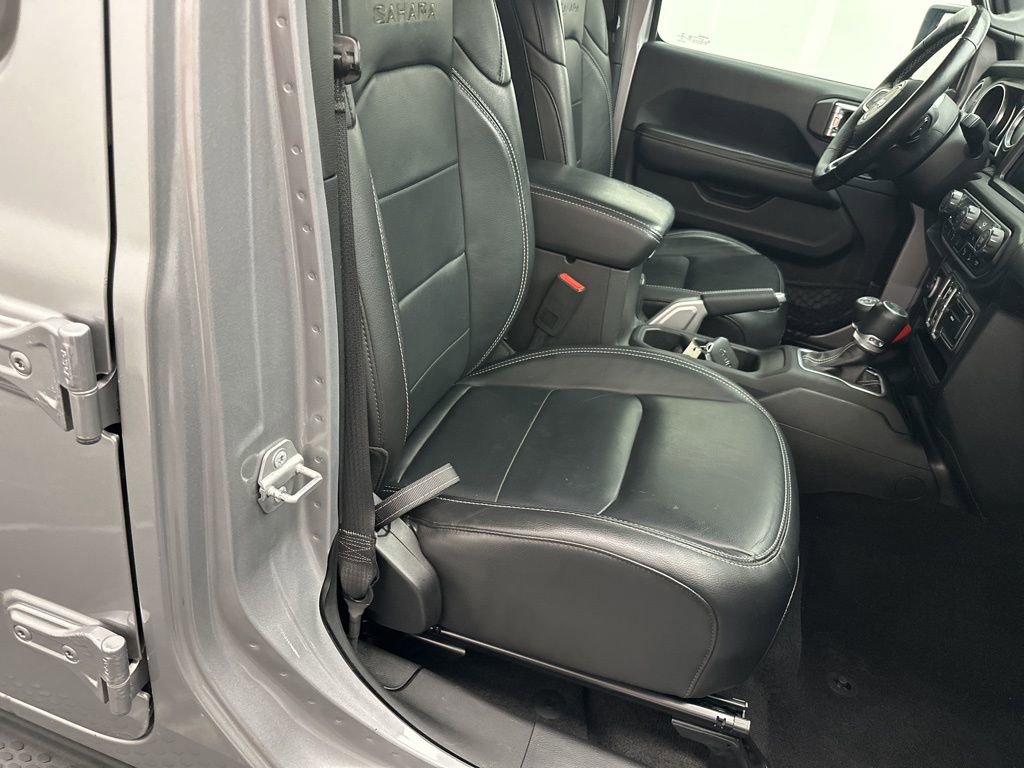 Used 2018 Jeep Wrangler Unlimited Sahara image 9