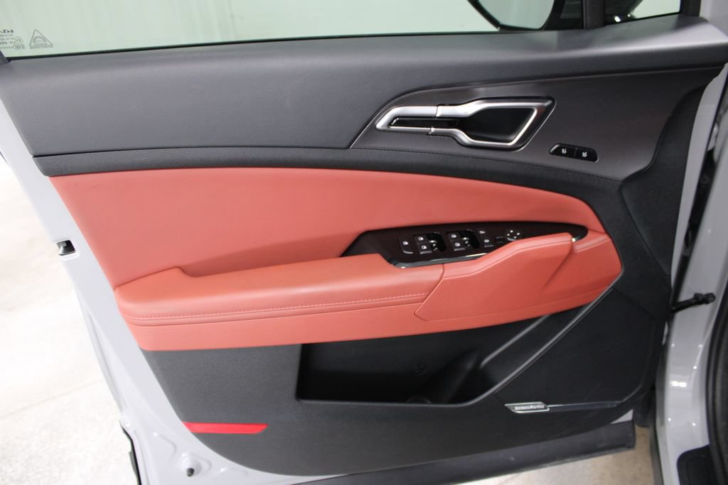 Used 2025 Kia Sportage SX FWD image 18