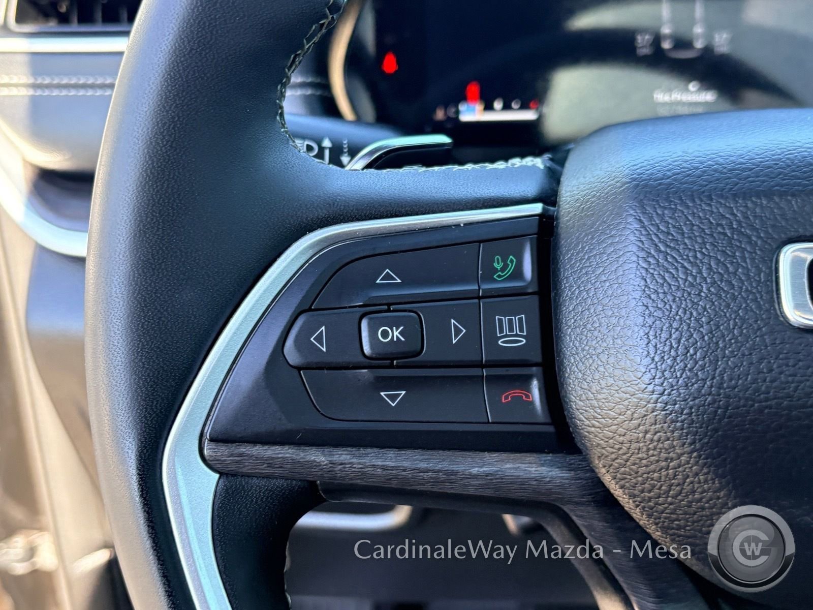 Used 2024 Jeep Grand Cherokee L Limited w/ Luxury Tech Group II image 20