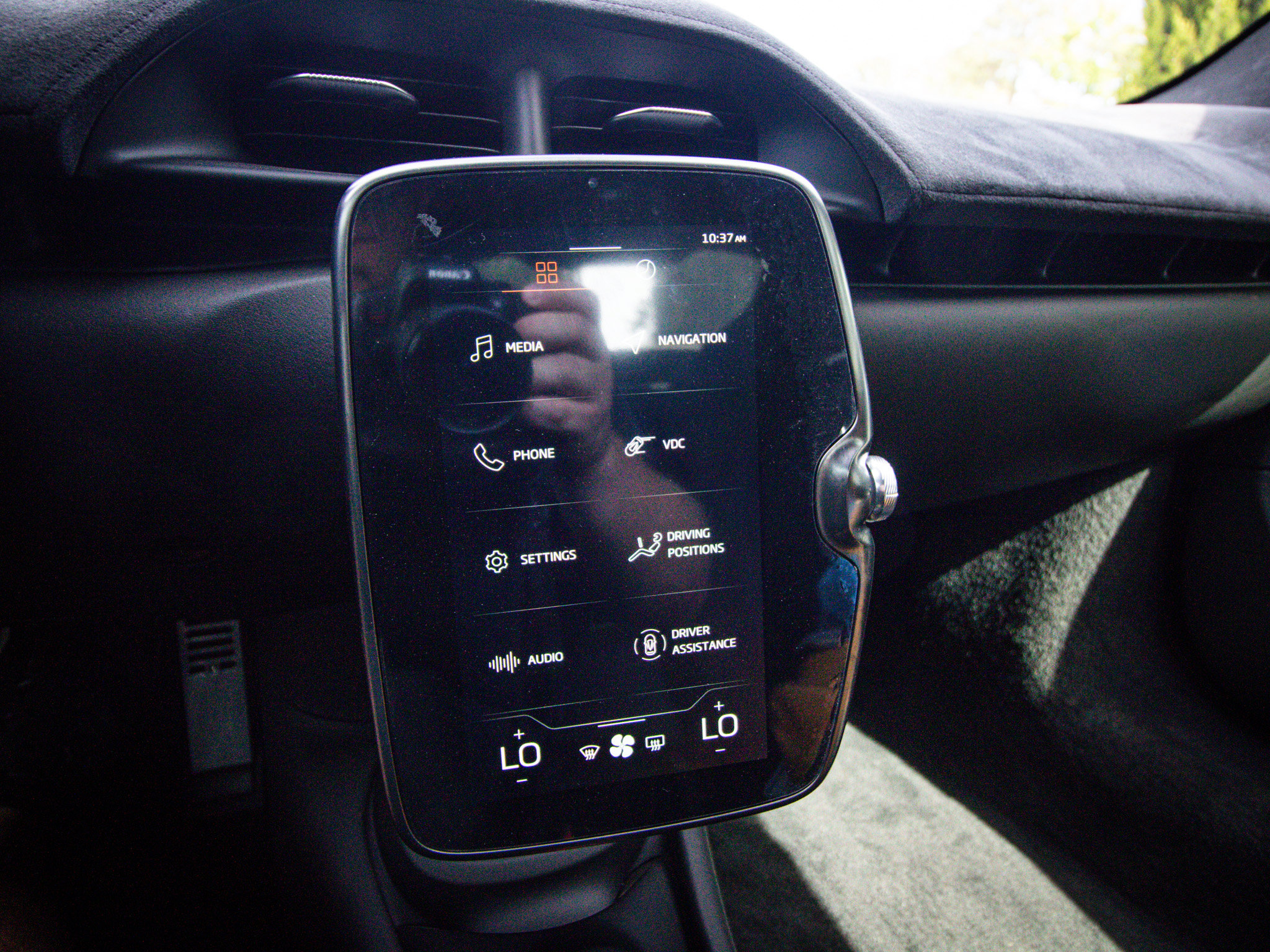 Used 2025 McLaren Artura RWD image 23