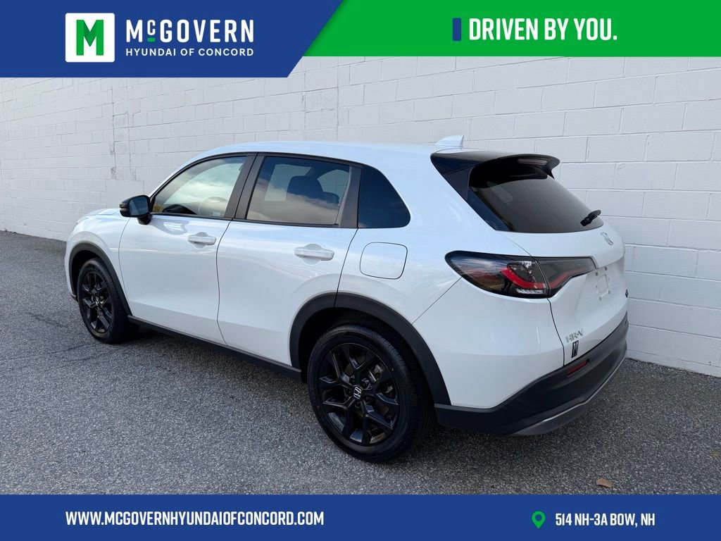Used 2023 Honda HR-V Sport image 2