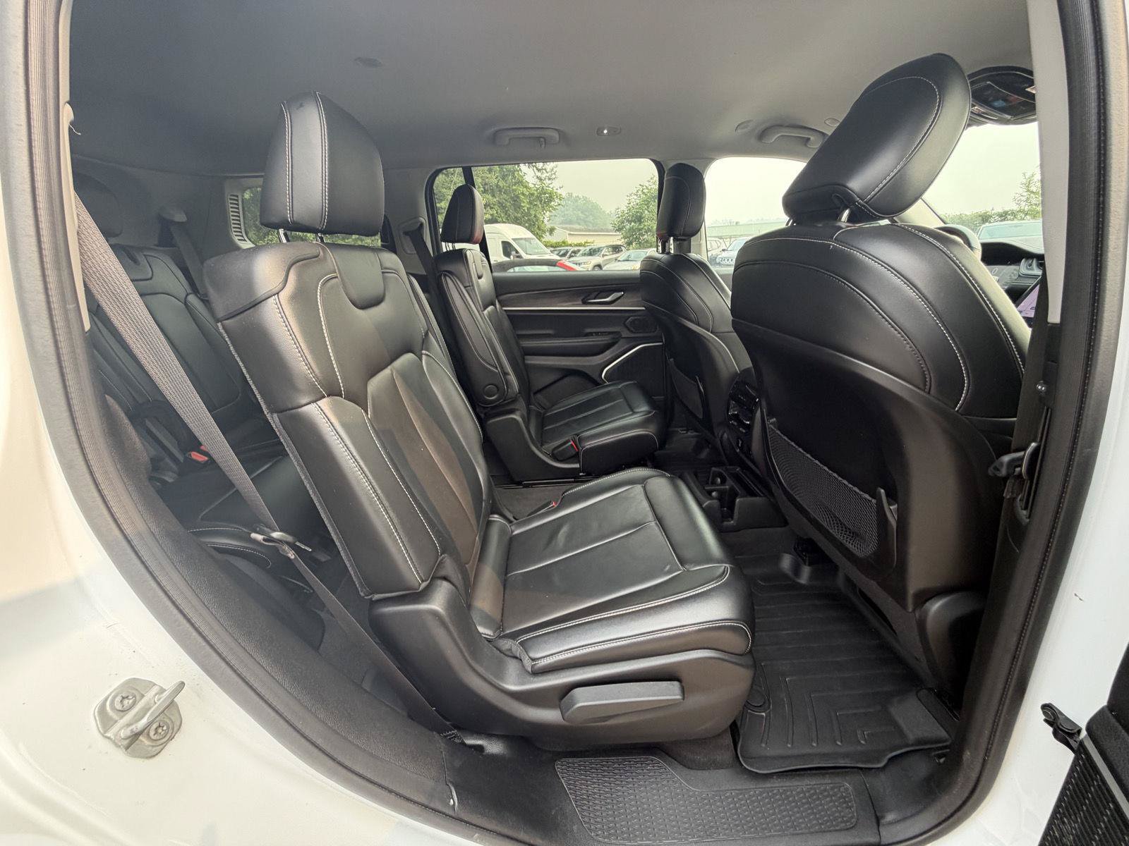 Used 2021 Jeep Grand Cherokee L Limited AWD/4WD image 33