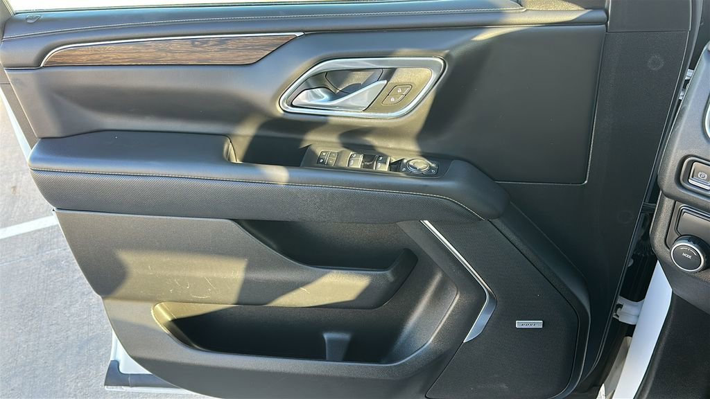 Used 2023 Chevrolet Suburban Premier image 19