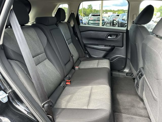 Used 2024 Nissan Rogue SV AWD/4WD image 12