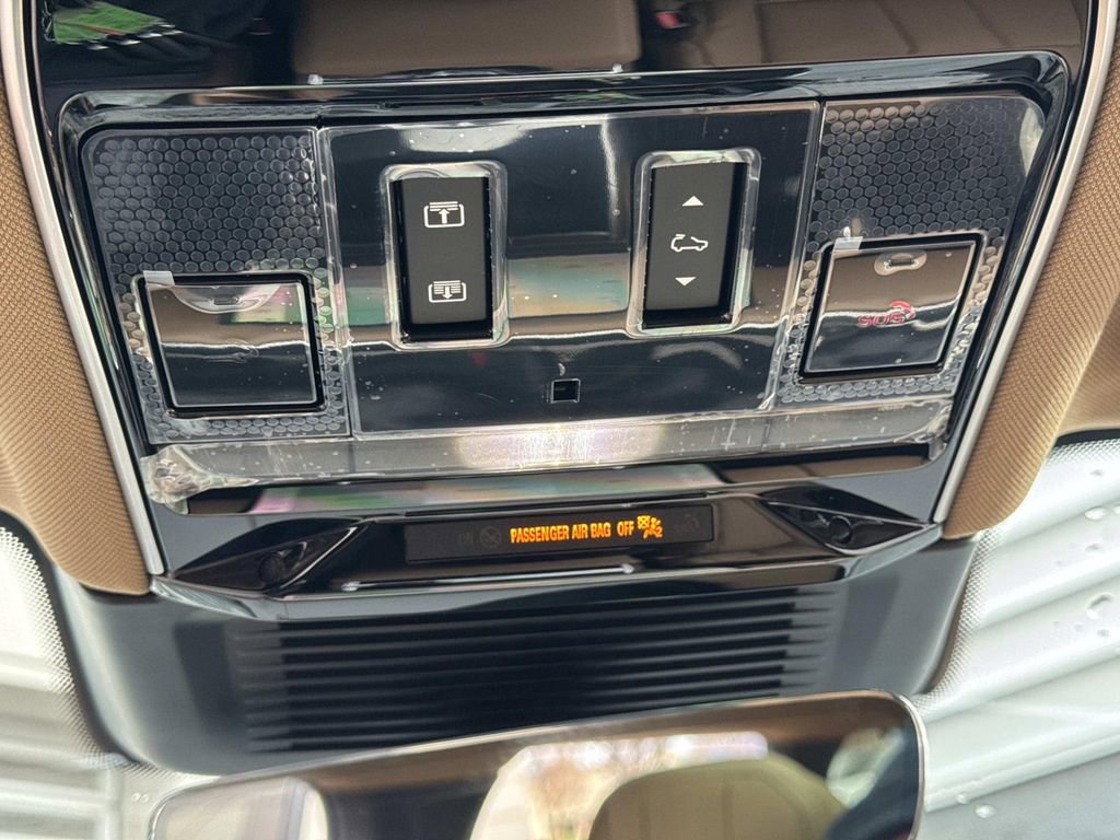 New 2025 Land Rover Range Rover SE AWD/4WD image 21