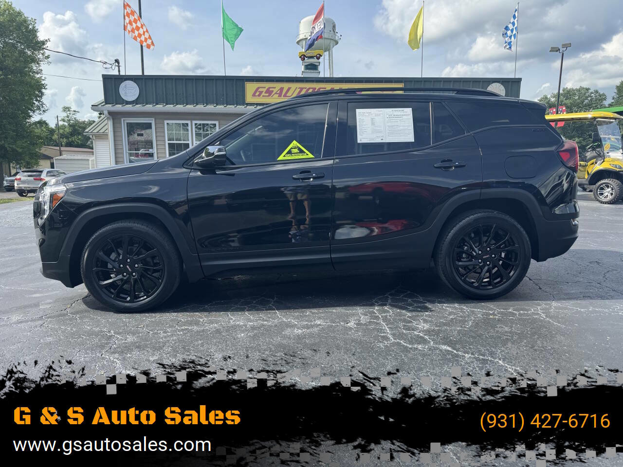 Used 2023 GMC Terrain SLT w/ Tech Package FWD image 1